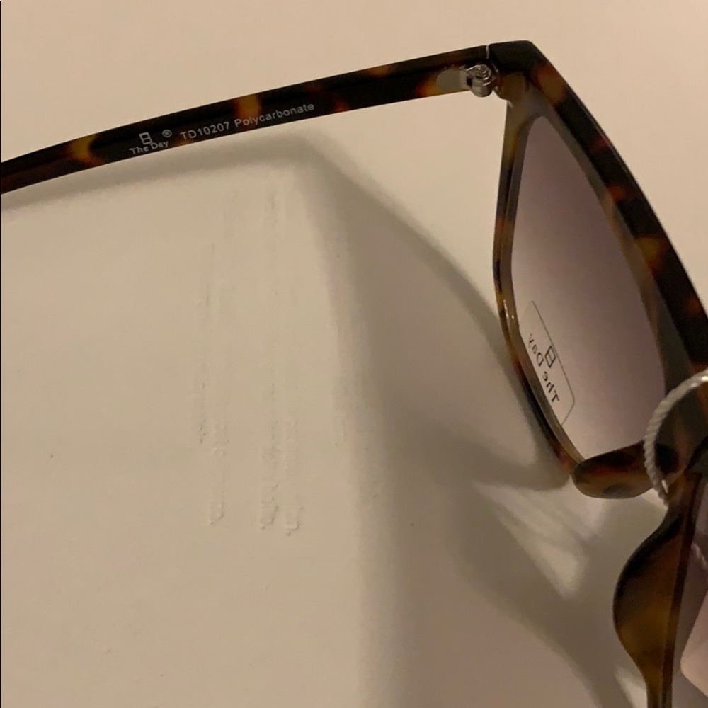 🆕 🆑 SUNGLASSES - Picture 4 of 8